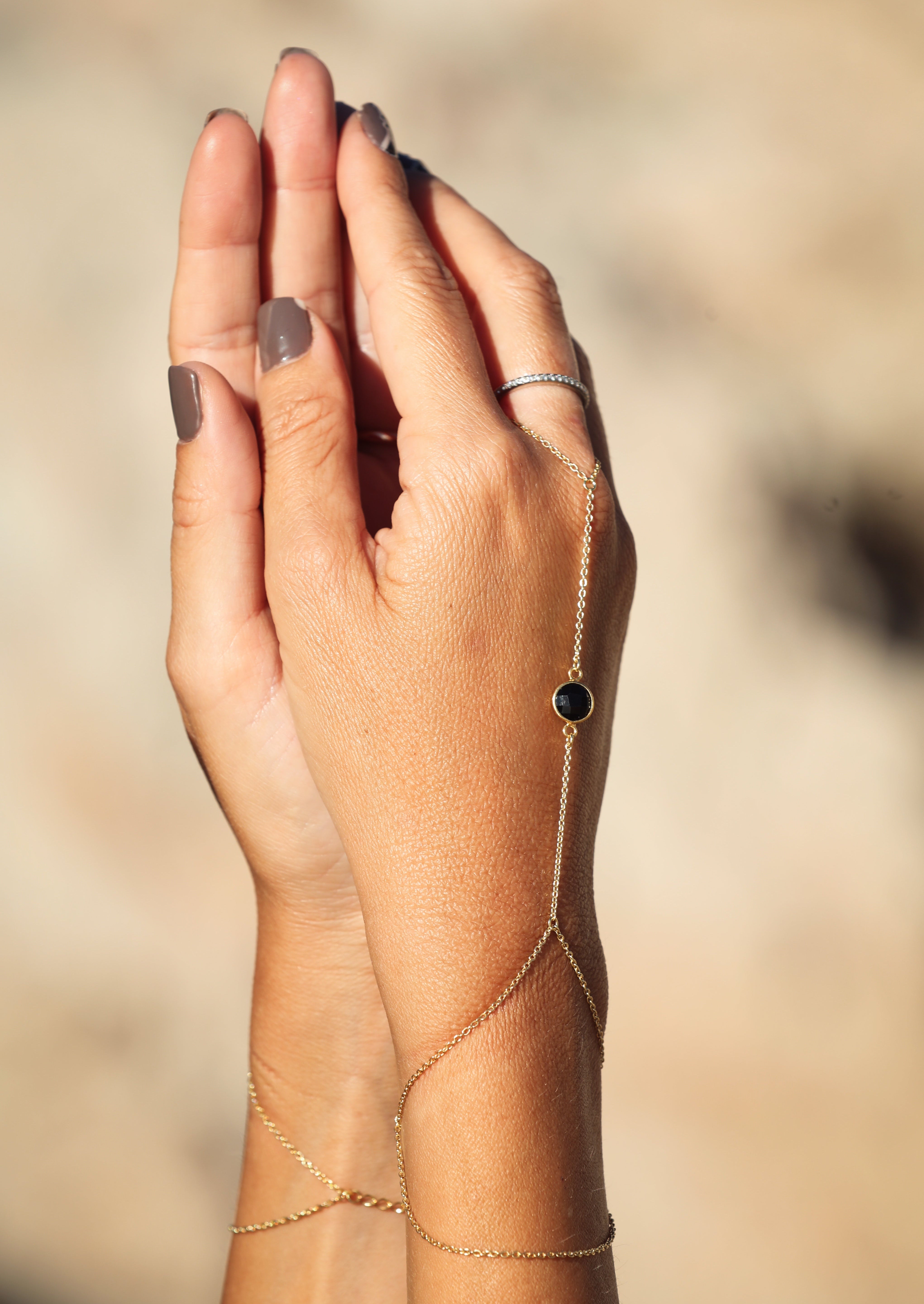 Kiseya gemstone hand chain, product detail shot